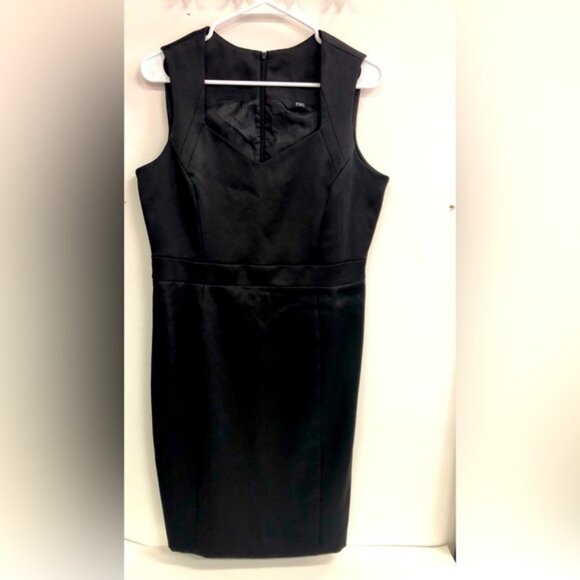 F&F Dresses & Skirts - SLEEVELESS FampF SHEATH DRESS BLACK SILKY BAND WAIST KNEE LENGTH BACK SLIT  40 e
